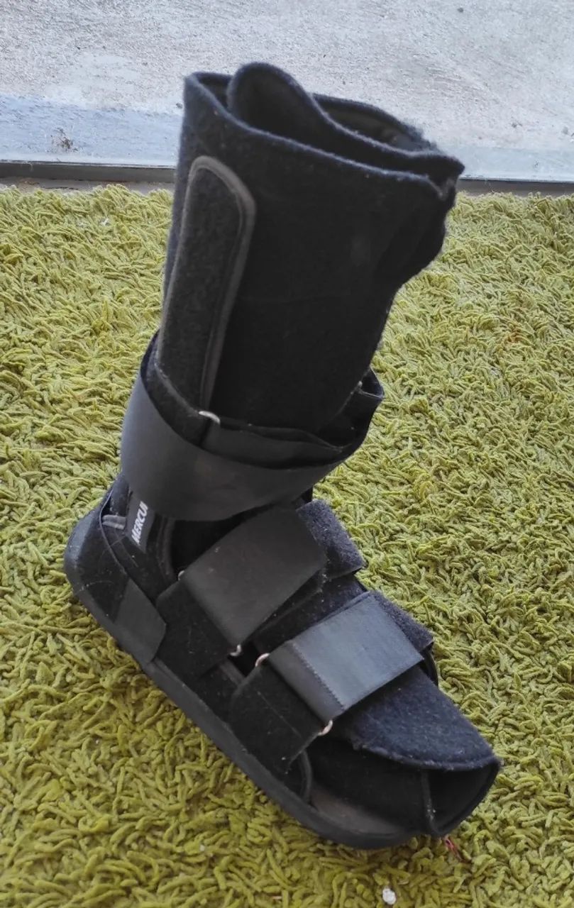 Bota ortopédica  grande 