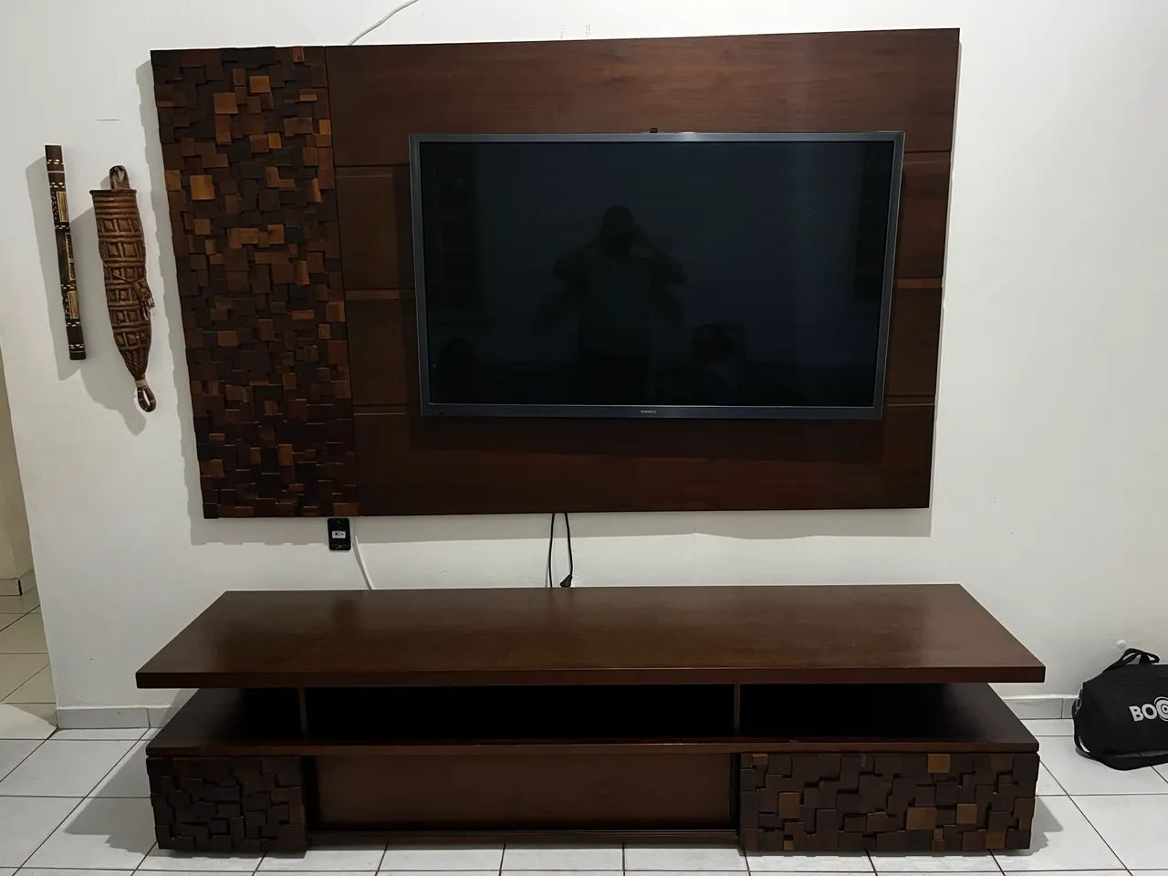 CONJUNTO PAINEL + RACK MADEIRA MACIÇA   - Foto 4