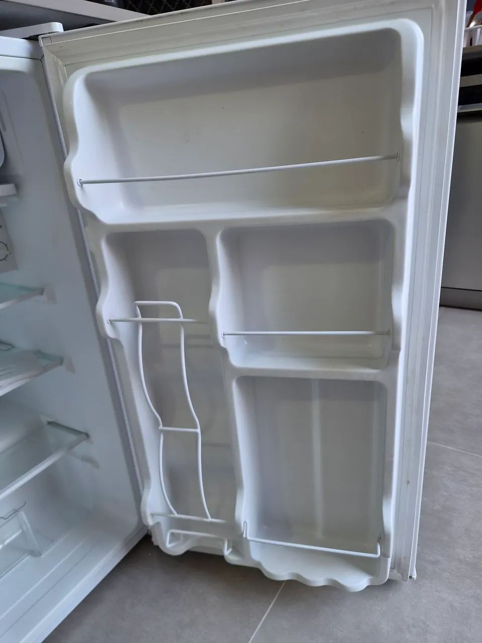 FRIGOBAR MIDEA 93 LITROS BRANCO  - Foto 2