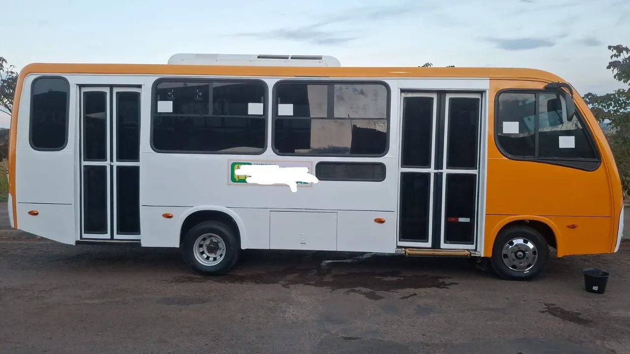 Vendo micro ônibus 2020 - Foto 3