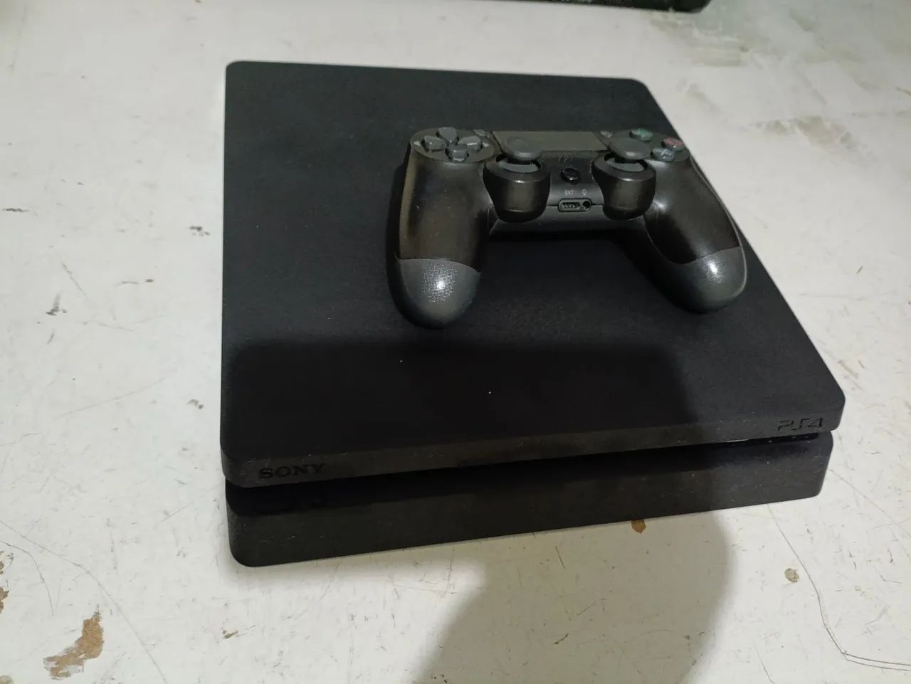 PS4 SLIM 1TB