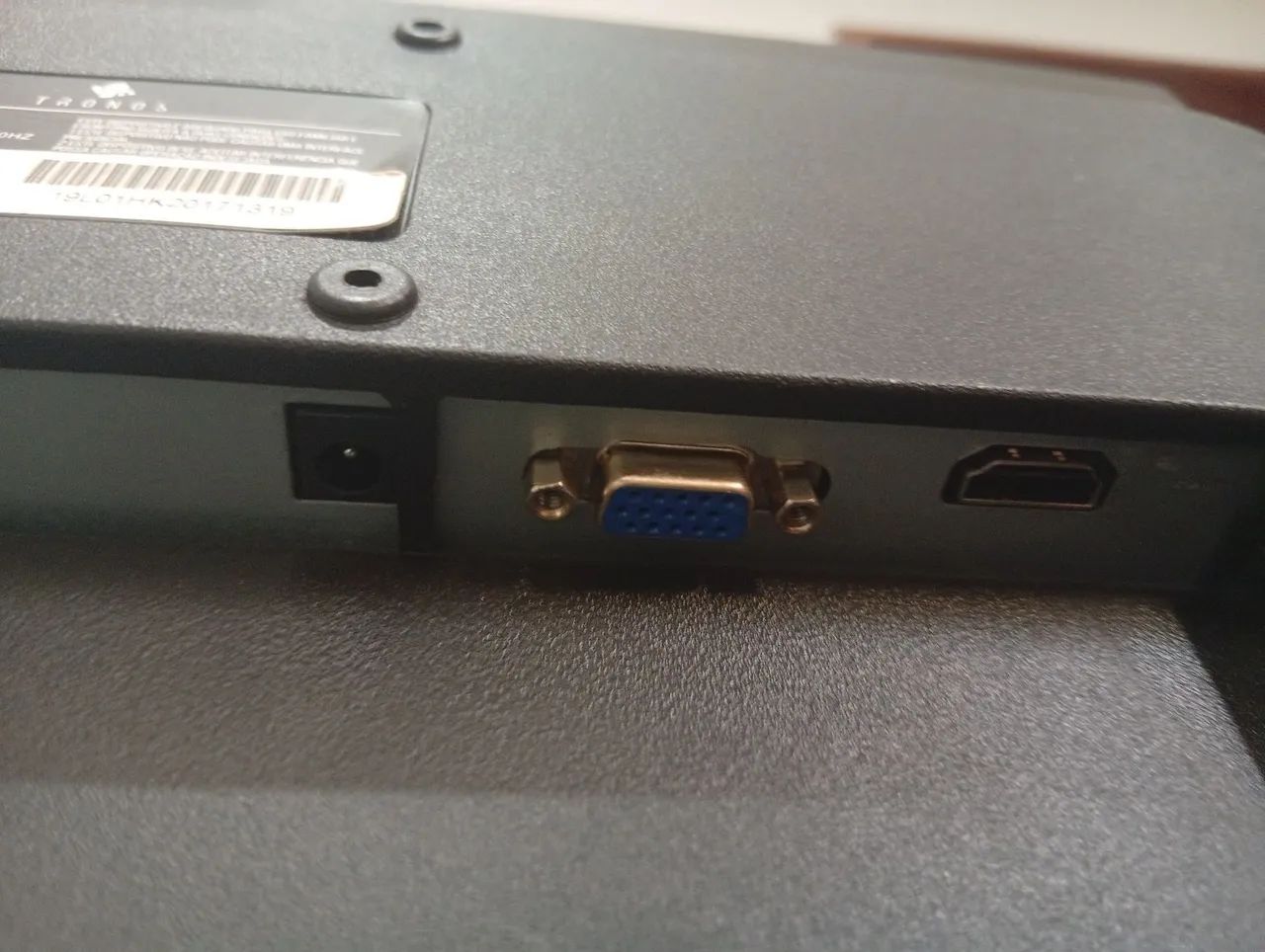 MONITOR TRONOS 19 POLEGADAS HDMI E VGA443789773175541761