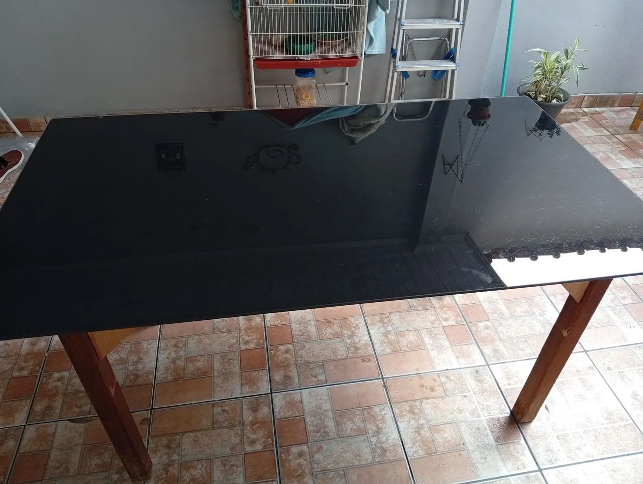 Mesa de vidro com Base de madeira  - Foto 5