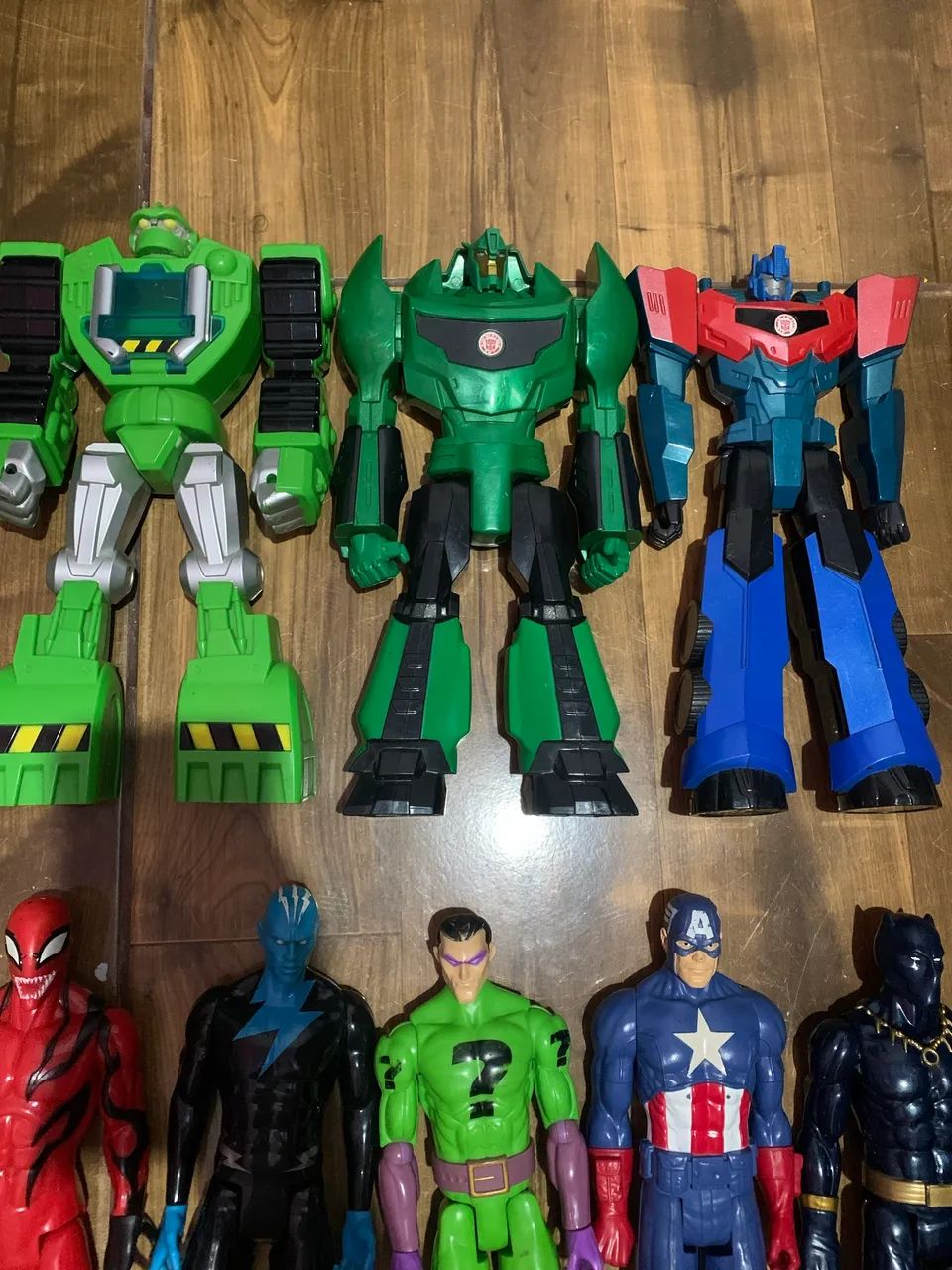 Bonecos super heróis/vilões e robôs