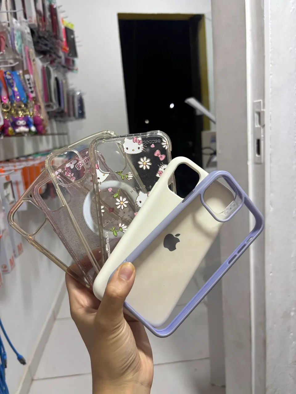 iPhone 11 mais 6 capinhas  - Foto 2
