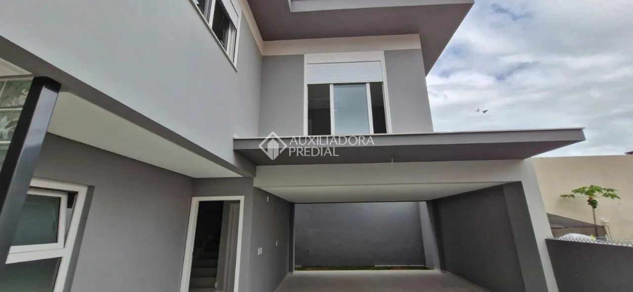 Casa com 3 Suítes no Santa Mônica - Conforto e Excelente Localização