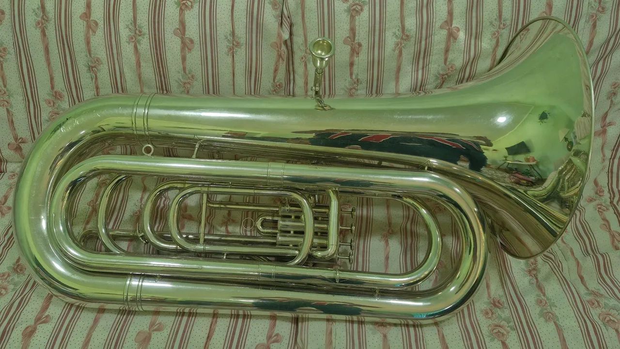 Vendo Tuba Sinfônica Weril J981 Prata - Foto 3
