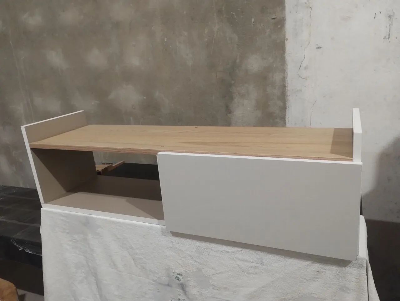 Rack tv suspenso MDF 95x27x26 - Foto 3
