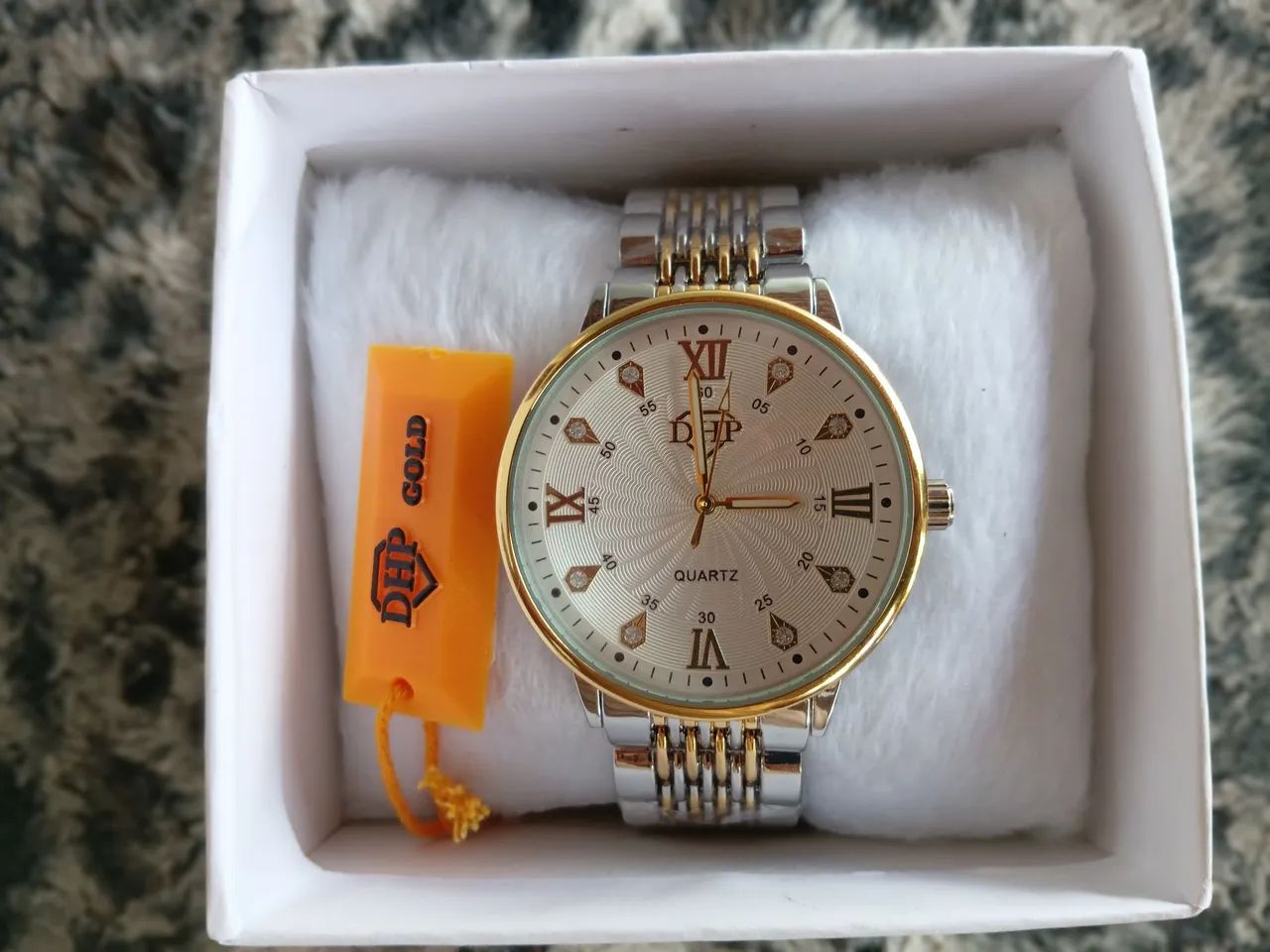 Relógio DHP quartz novo lacrado
