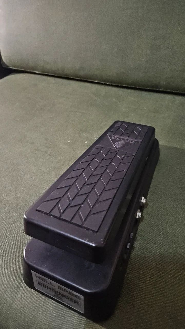 Pedal Behringer Hell Babe Wah - Foto 3