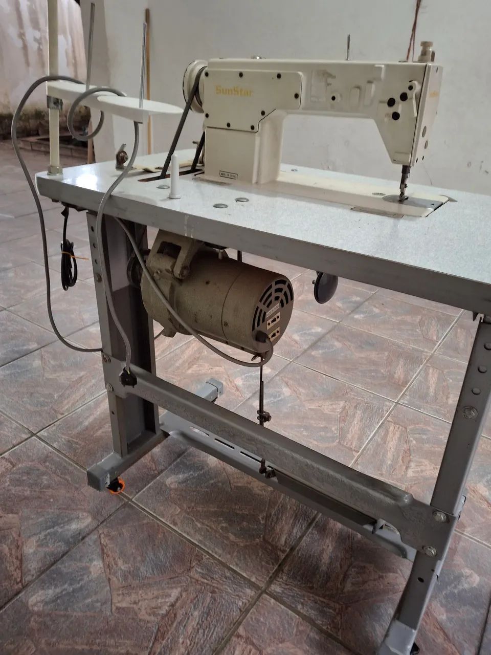 Maquina de costura industrial - Foto 4