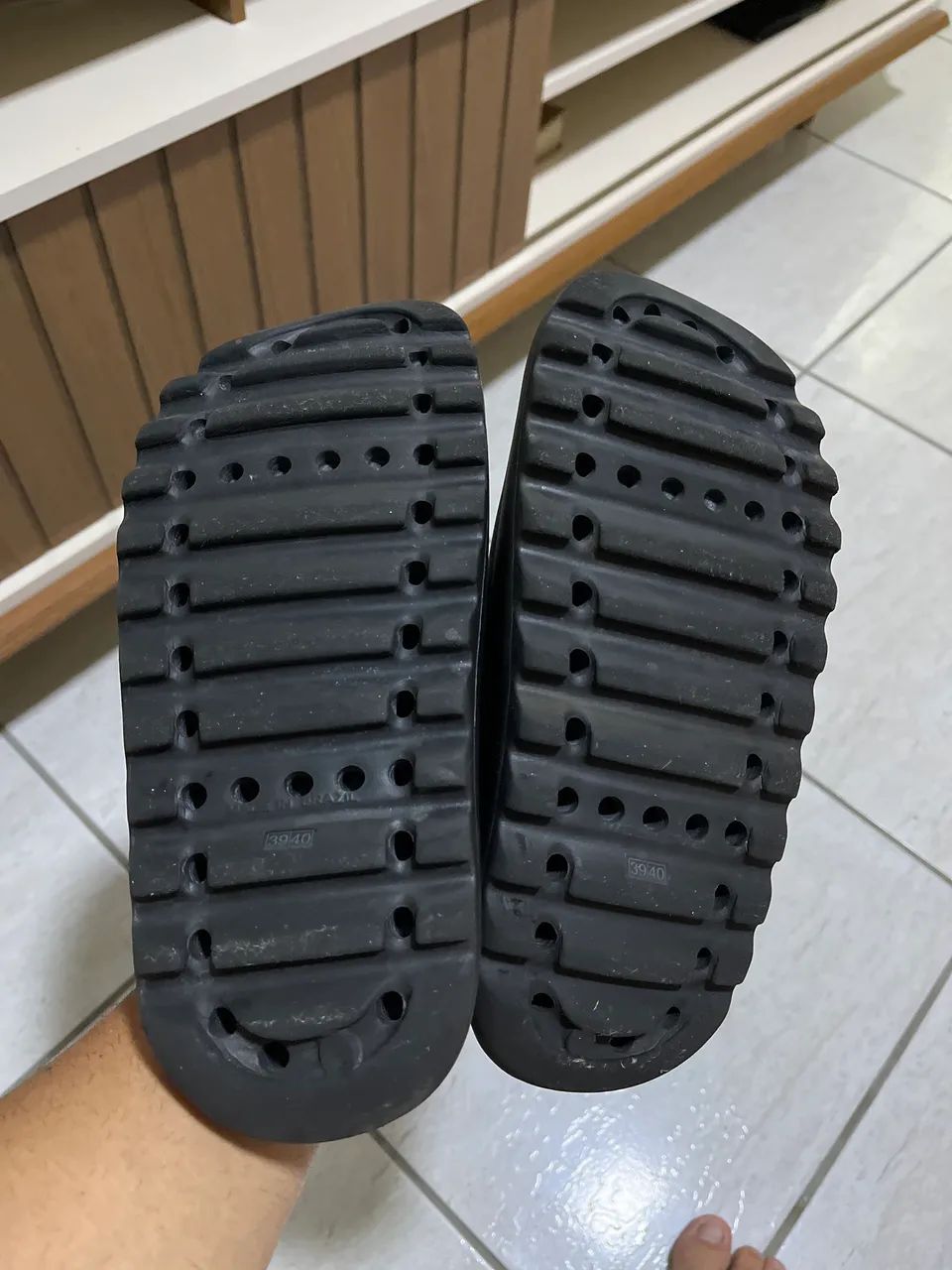 Vendo Sandália da Aramis - Foto 5