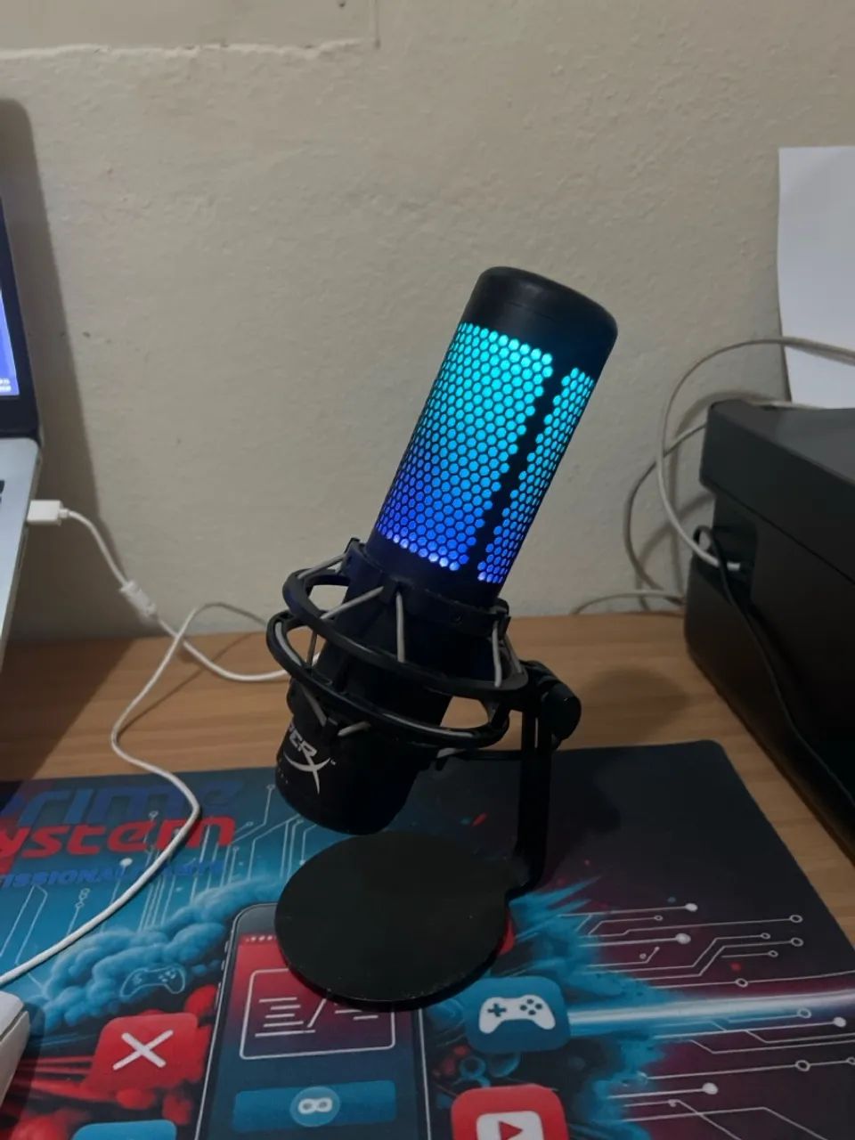 Vendo microfone de mesa Hyperx Quadcast s, muito novo! - Foto 2