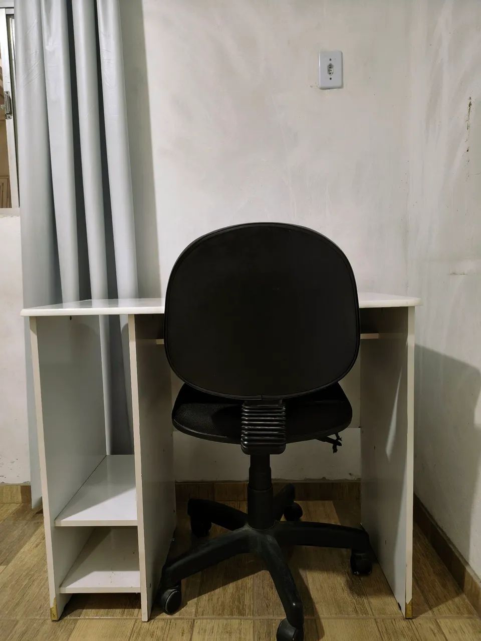 Escrivaninha + Cadeira