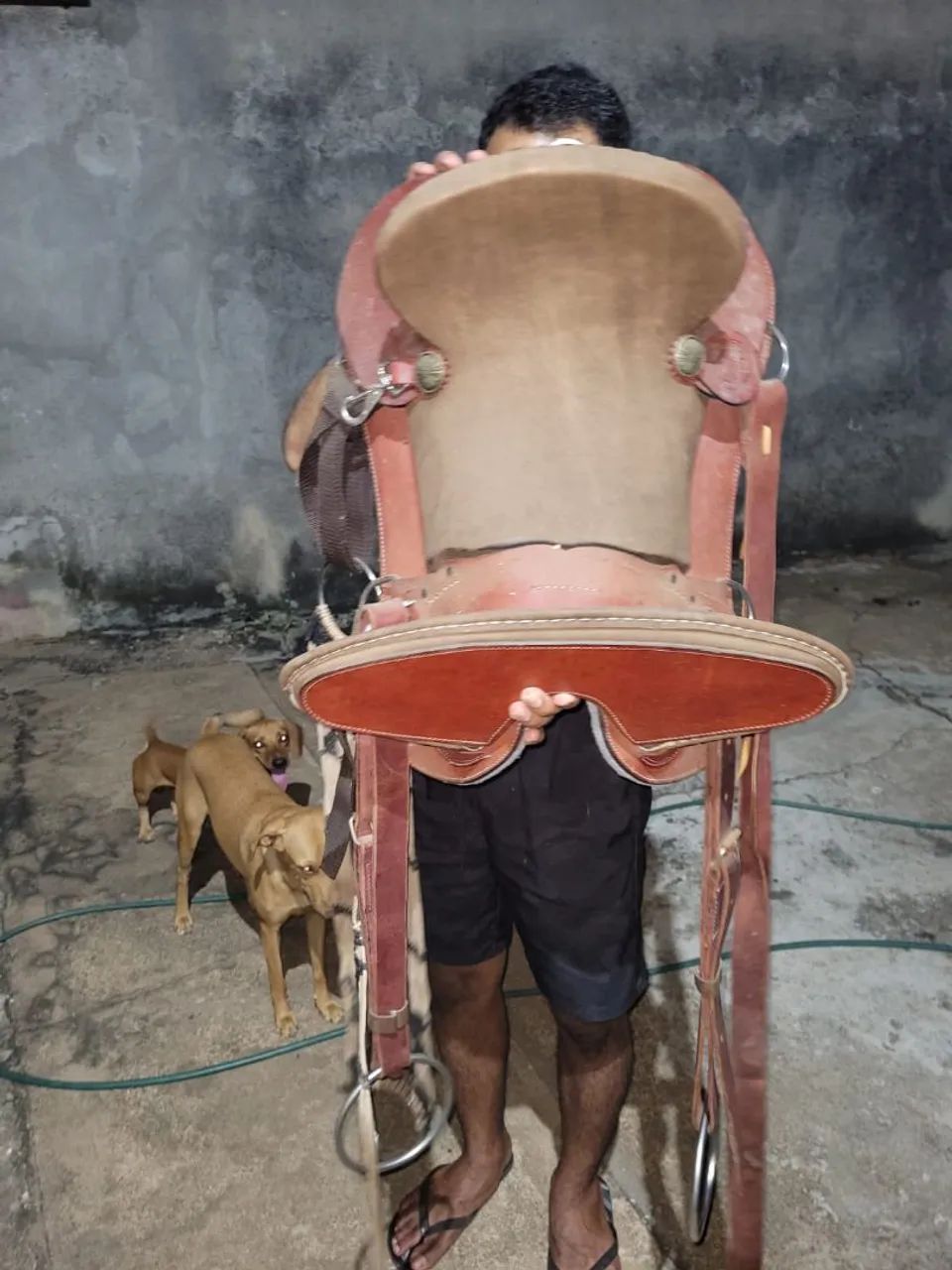 Arreio Cutuco completo - Com estribos e barrigueira | Semi Novo - Foto 3