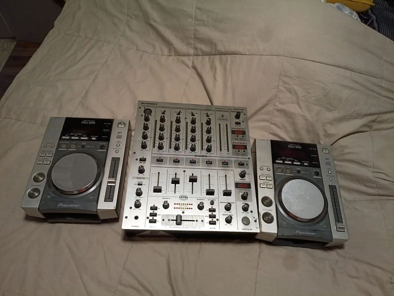 Pioneer CDJ-200 + Mixer 