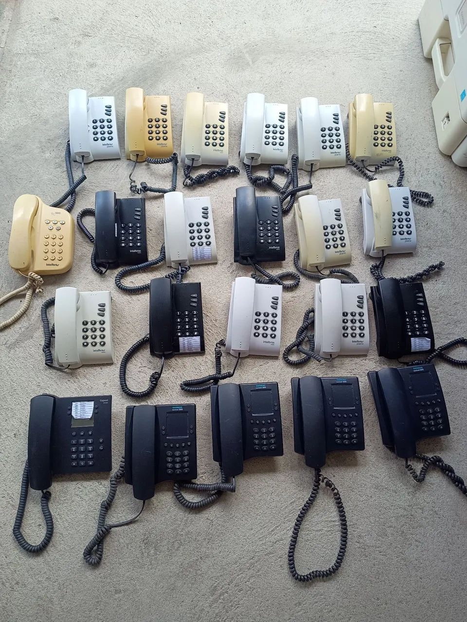 Vendo lote com 22 telefones, Funcionando. Leia bem o anúncio. - Foto 5