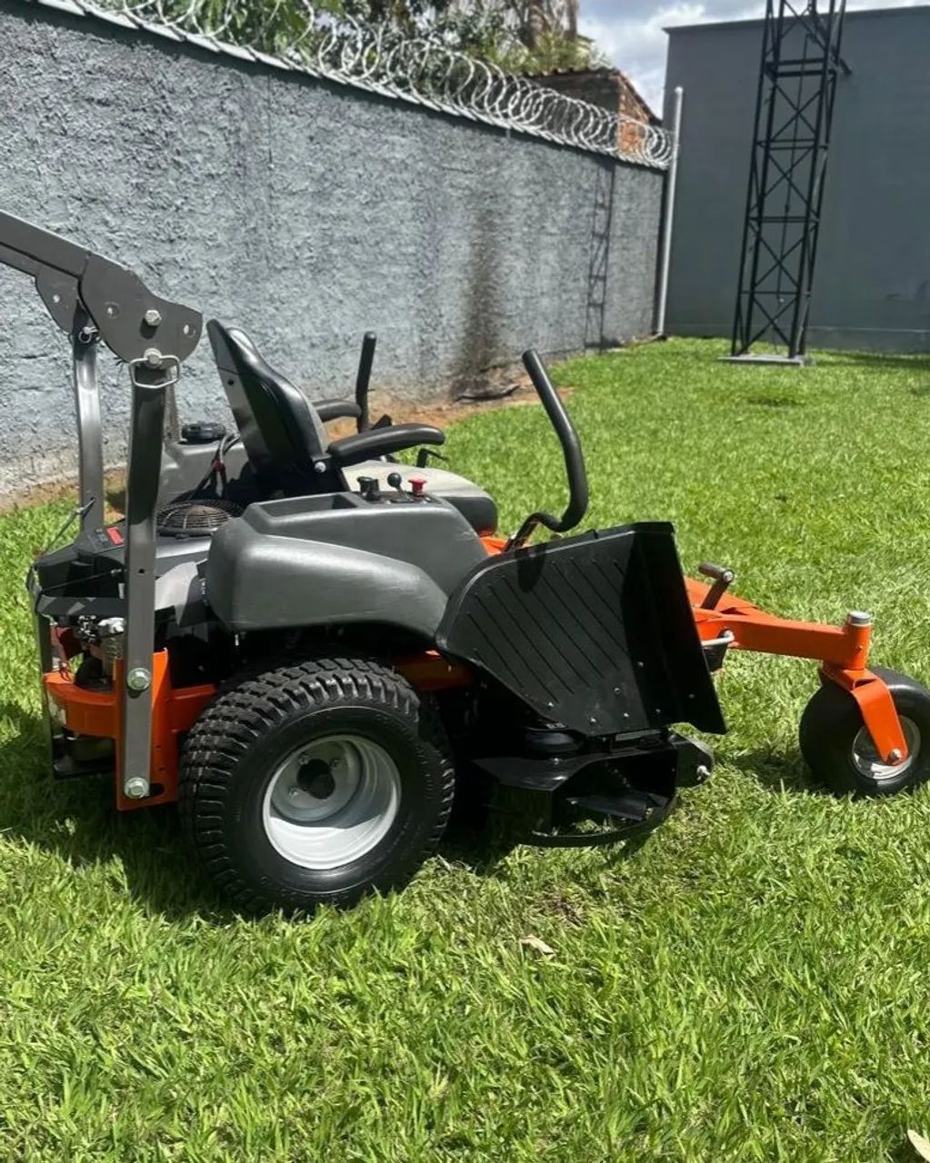 Vende-se Trator Giro Zero  - Foto 2