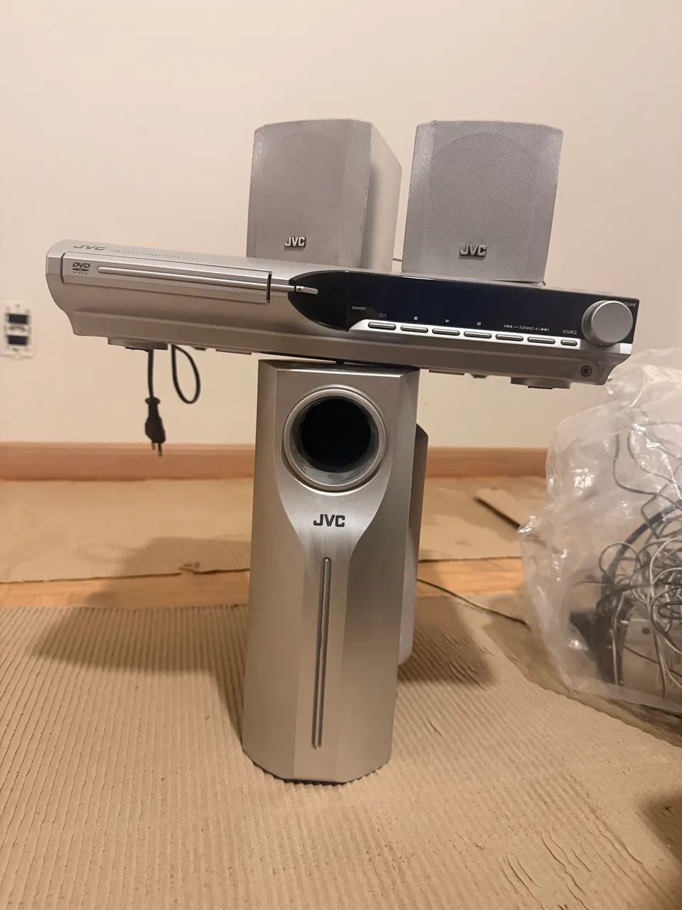 JVC DVD + SUBWOOFER SPWS11 (Usado)