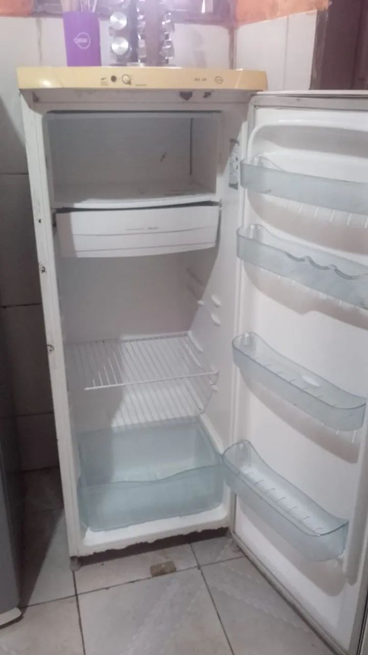 Geladeira com defeito  - Foto 2