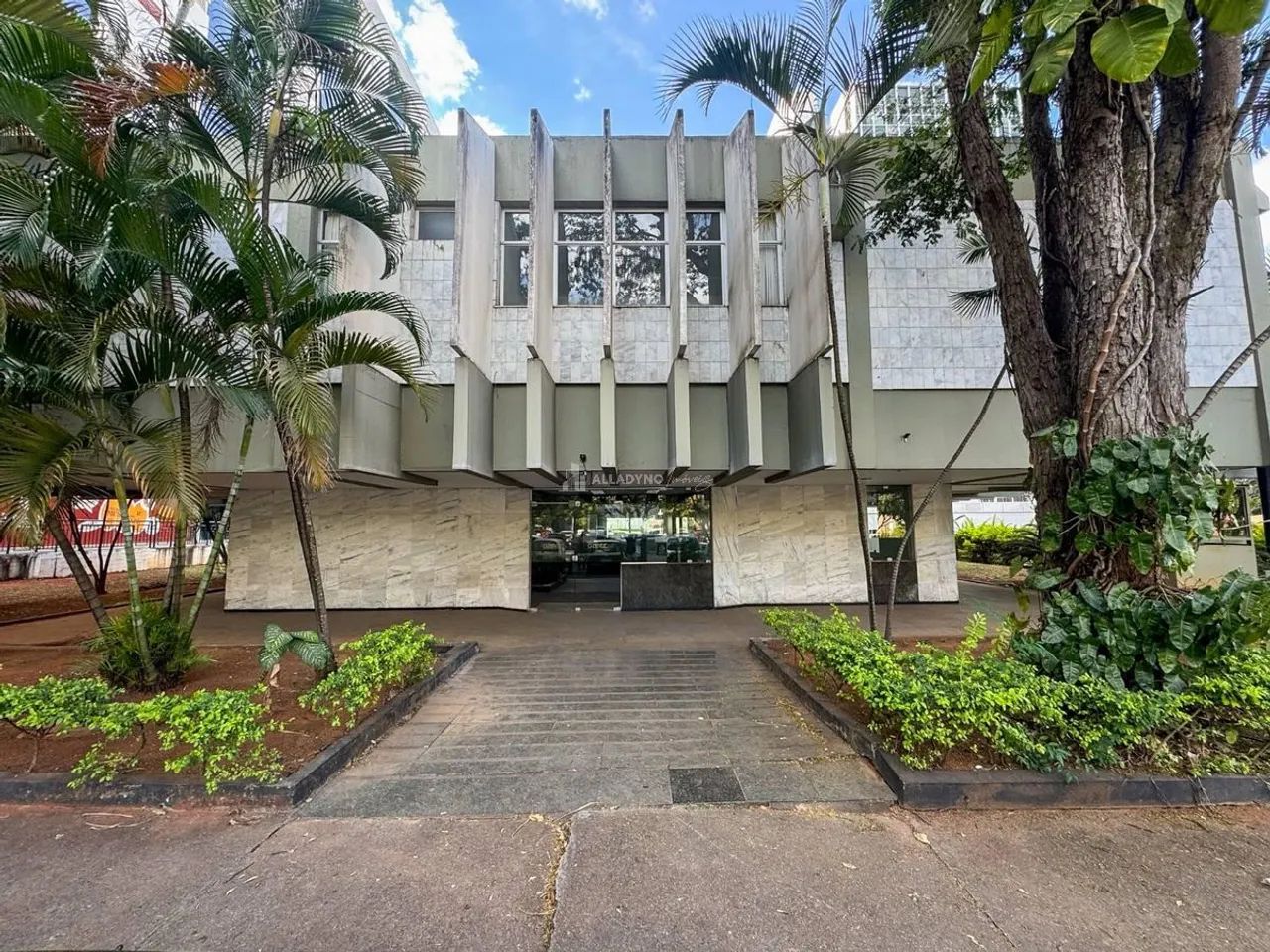 Prédio comercial no Setor de Autarquias Sul Brasilia/DF