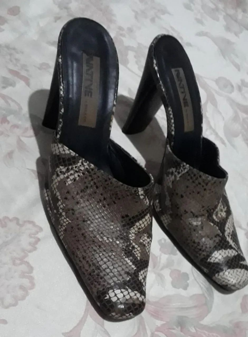 Sapato de couro e salto feminino!!