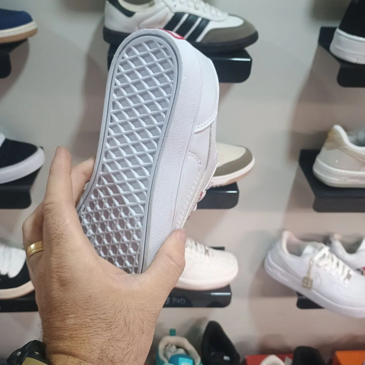 Tênis Vans Off White disponível apenas no 36 - Foto 5