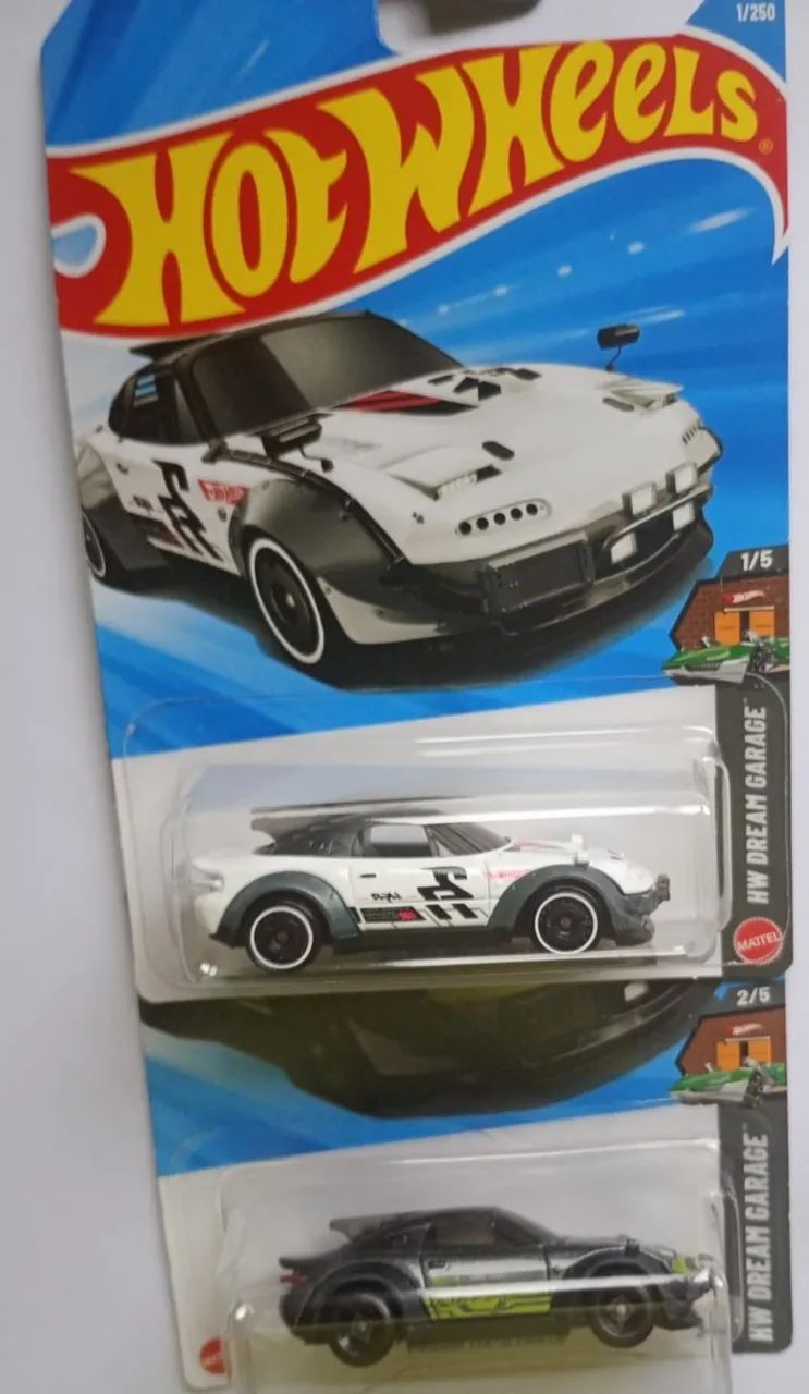 HOT WHEELS Mazda MX-5 Miata- Legends Tour E  Mazda MX-5 Miata