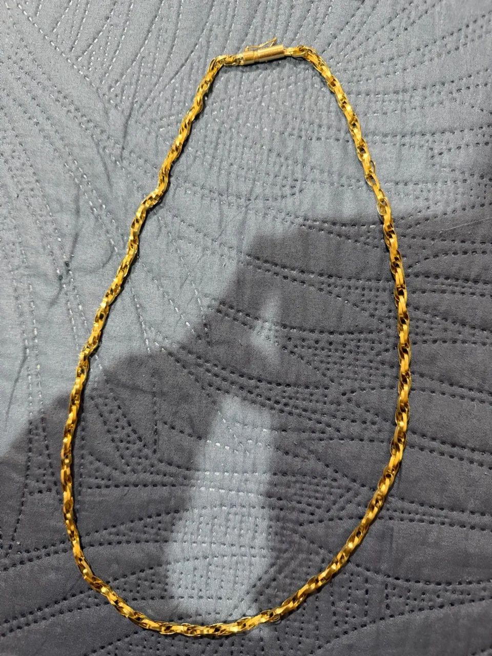 Vende-se cordão de ouro
