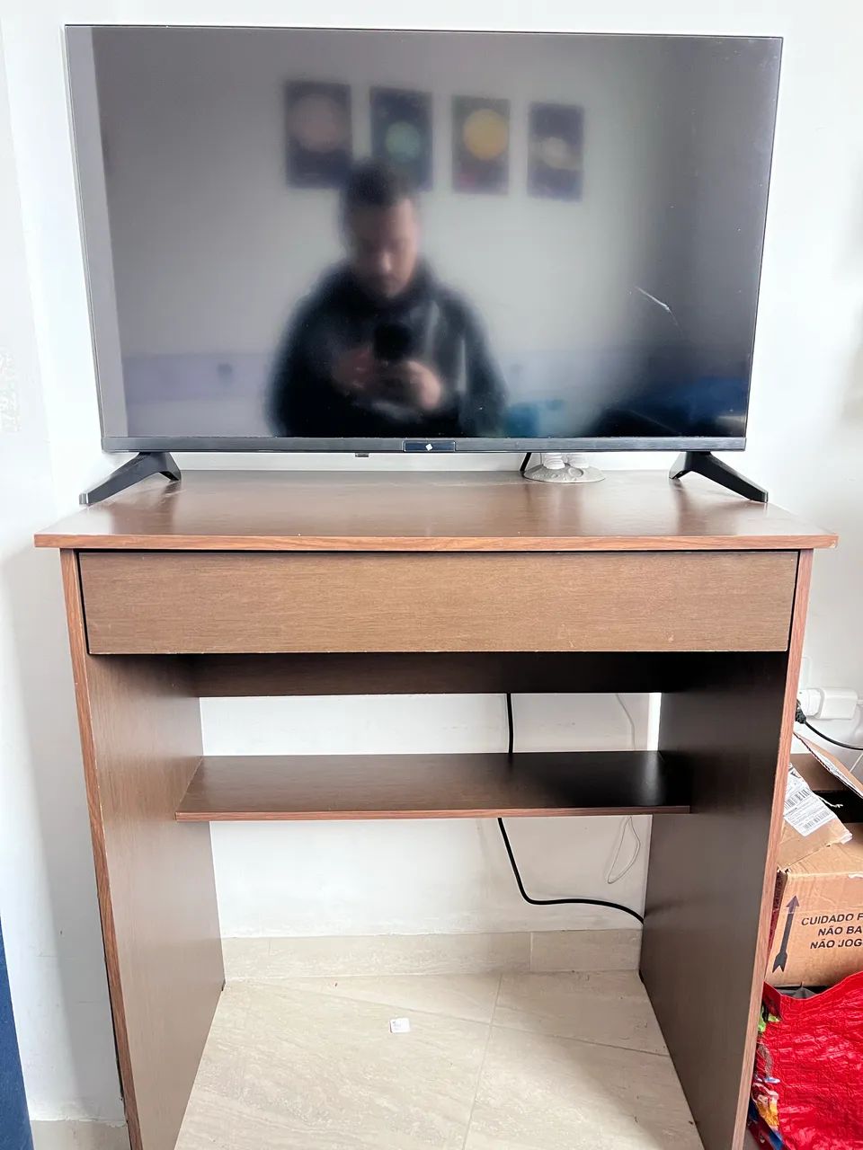 TV e Escrivaninha 