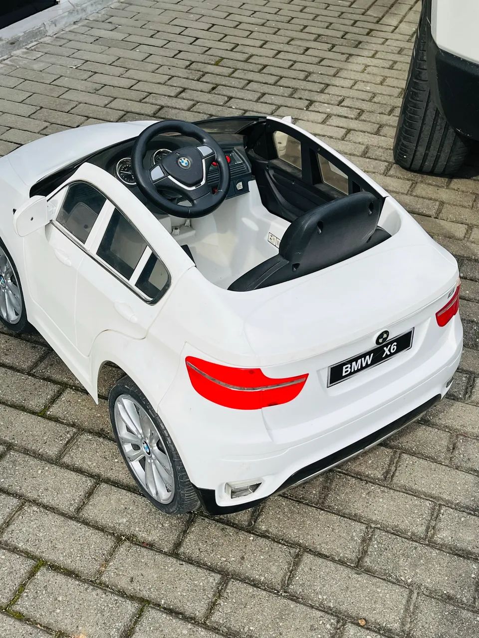Carro elétrico infantil 