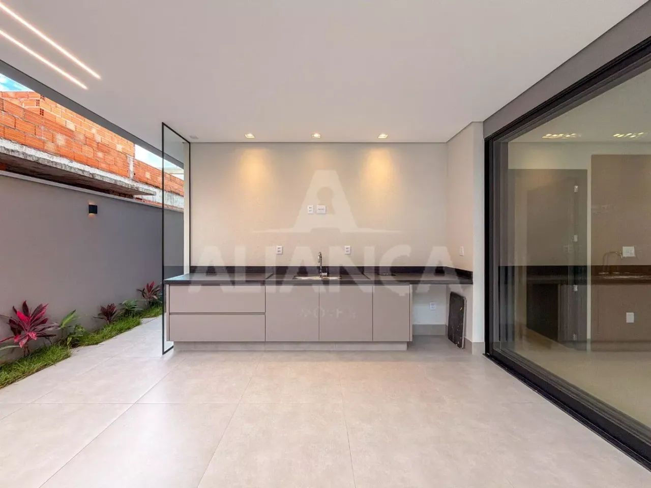 Casa em condomínio para venda, Granada, Uberlândia - Foto 2
