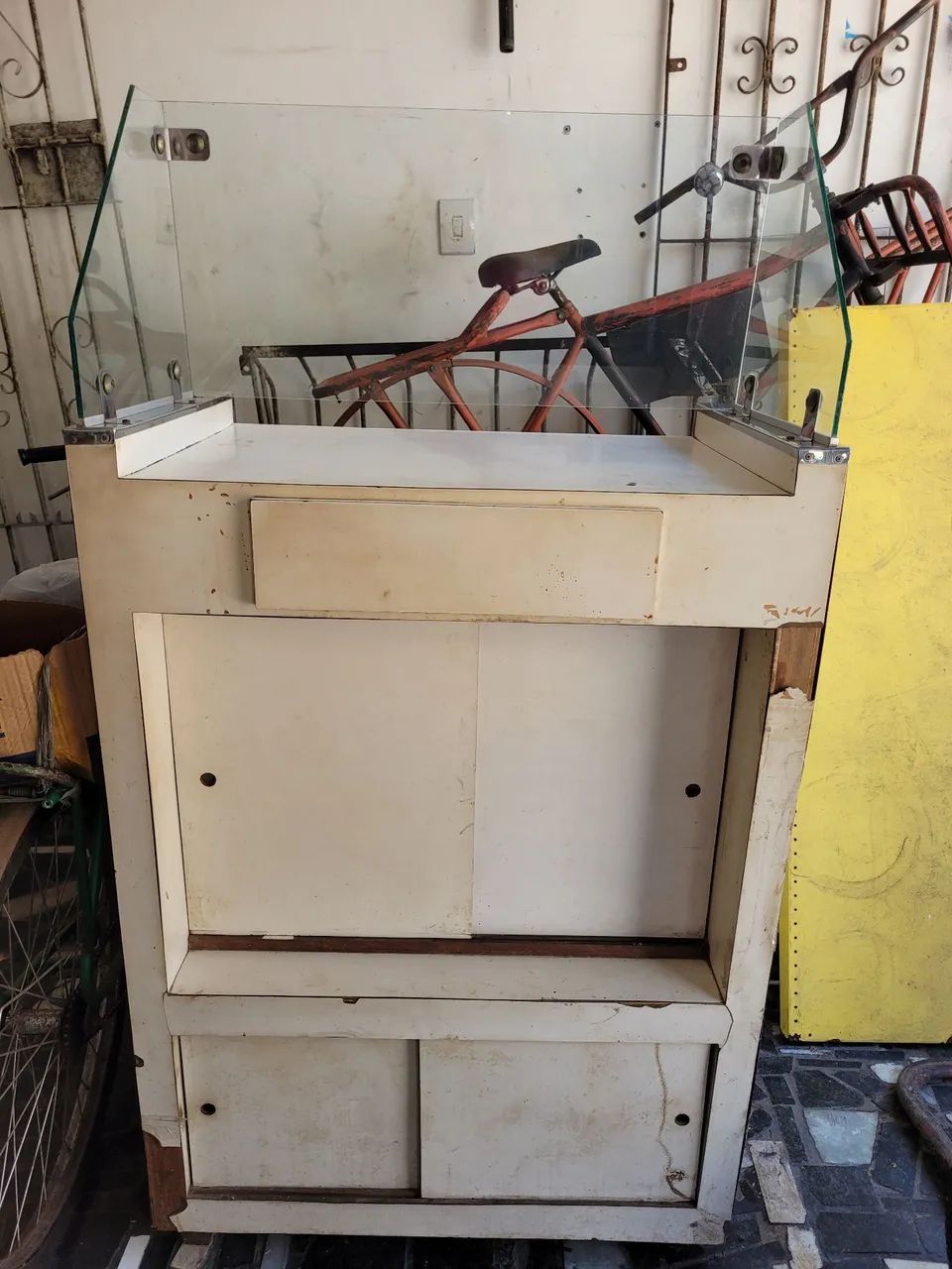 Balcão de padaria precisando de alguns reparos - Foto 2