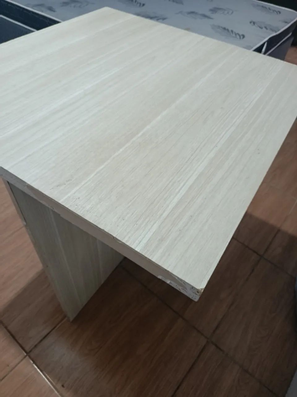 Mesa Pequena de Madeira - Foto 4