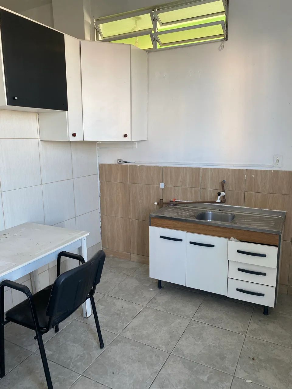 Apartamento Espaçoso de 1 Quarto - Água e Wi-Fi Inclusos