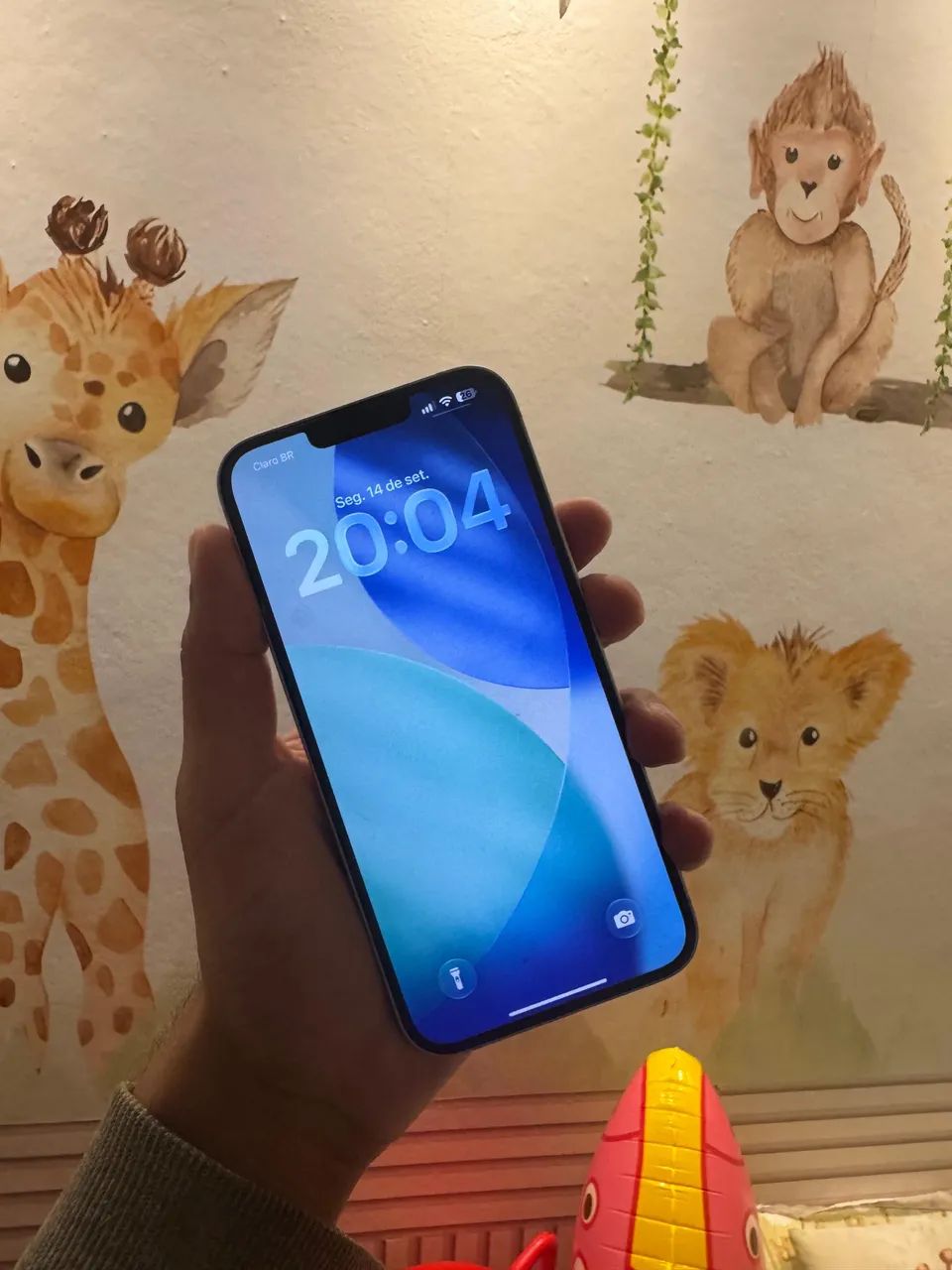 iPhone 14 Plus lilas 128GB possui caixa e nota fiscal - Foto 2