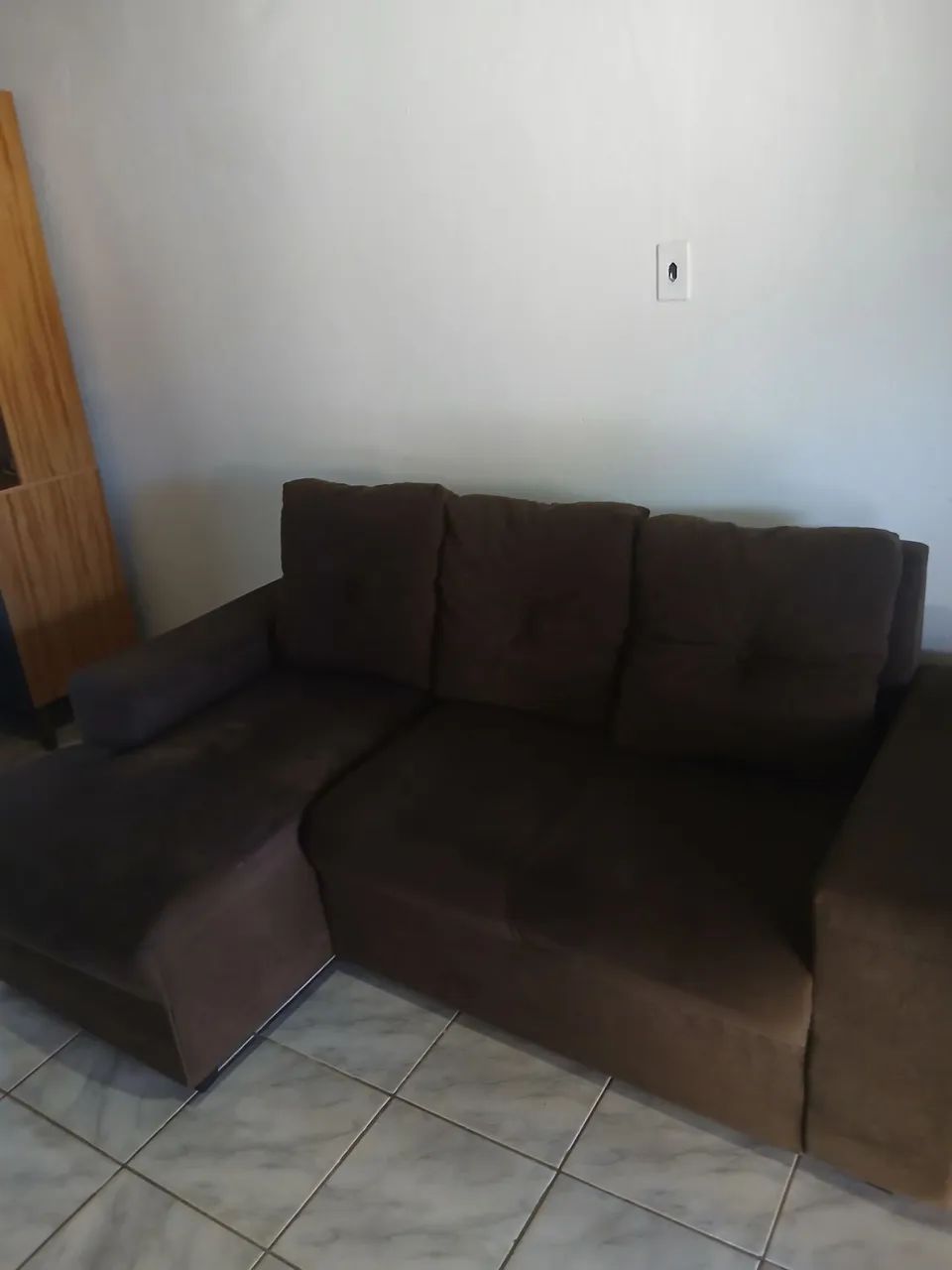 Sofá L +2 puff para sentar de brinde 