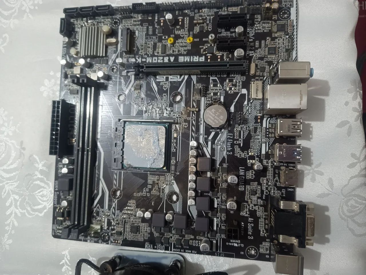 kit processador Ryzen 5 1600+ placa mãe A320M-K + placa de video