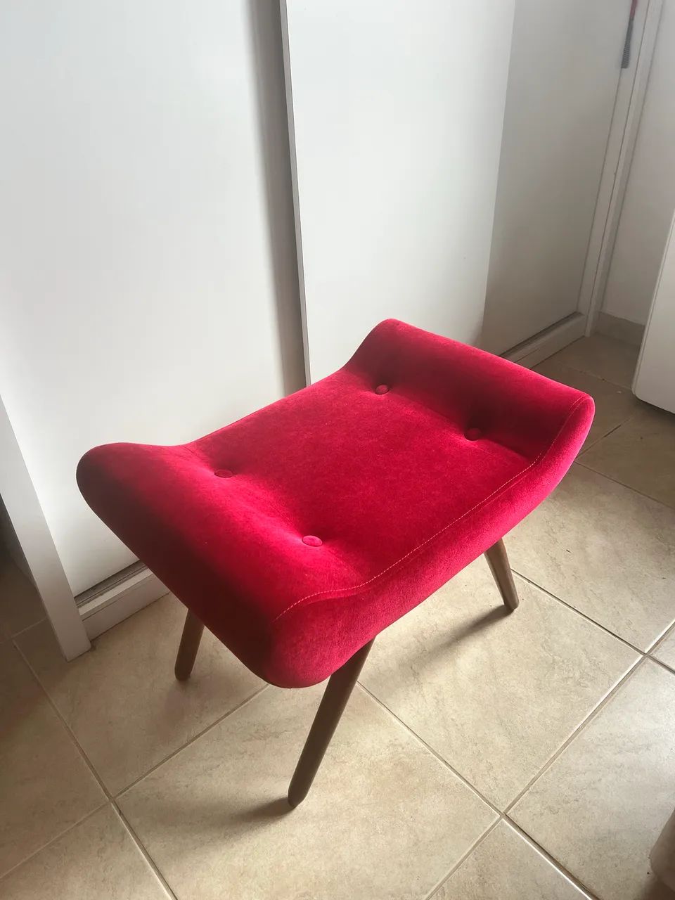 banco estofado vermelho para quarto/closet - Foto 2