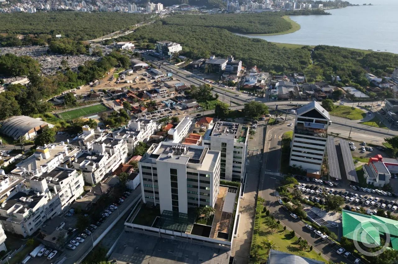 Sala comercial ampla e com duas vagas de garagem no Techno Towers, em Florianópolis - Foto 5