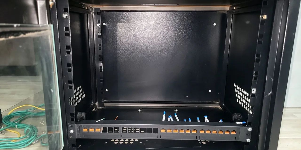 RACK DE REDES (2) E SWITCH  - Foto 3