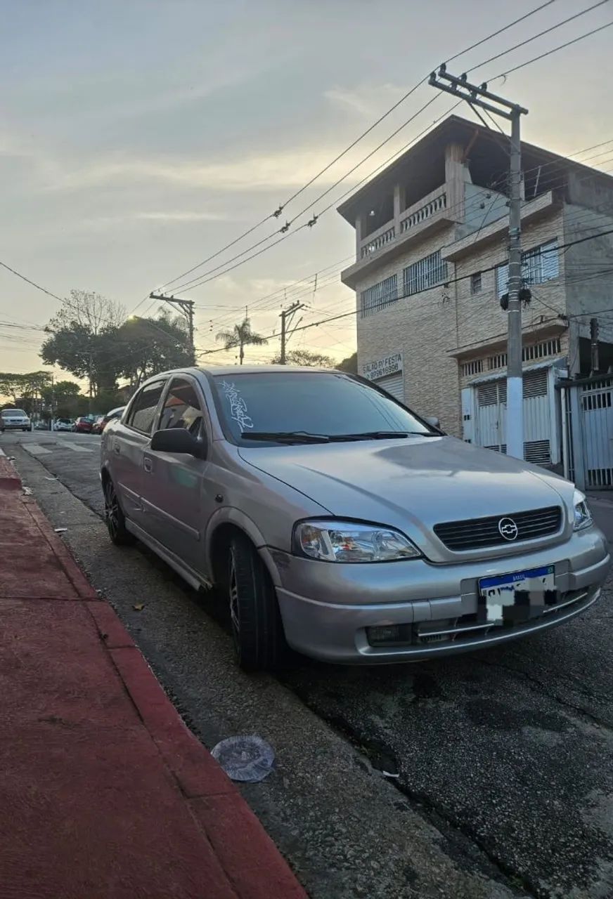 Chevrolet Astra GL Milenium 1.8 MPFI 4P 2001