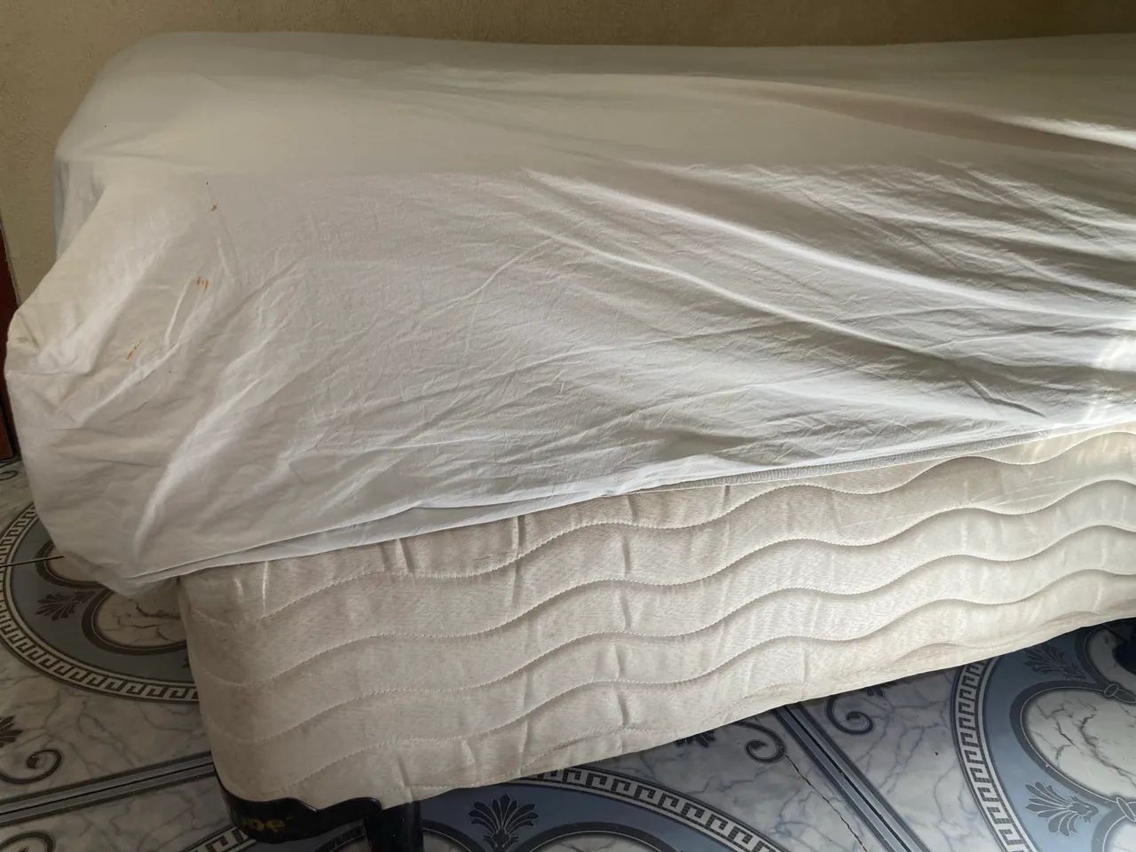 Cama e colchão de solteiro  - Foto 3