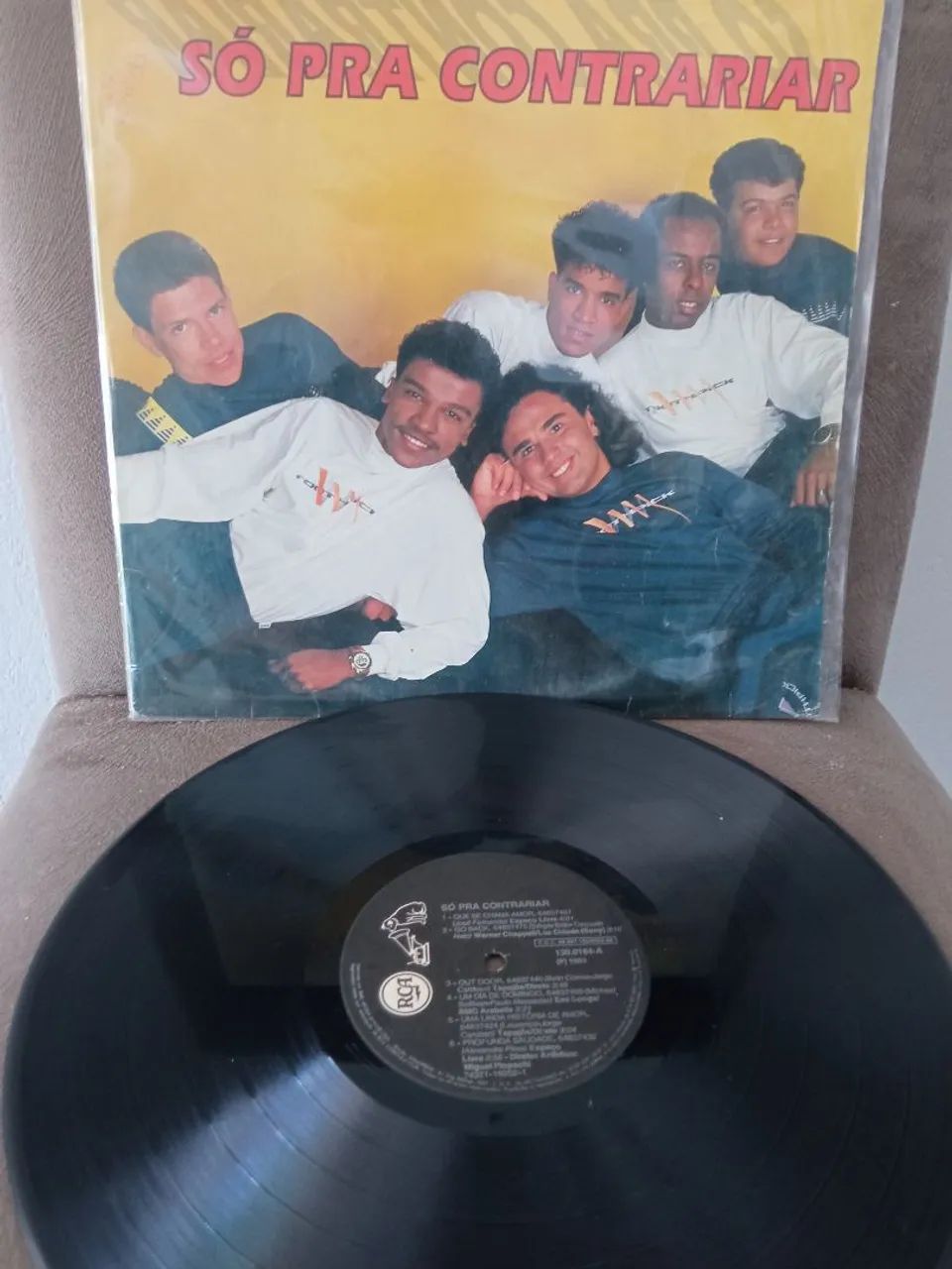vendo disco de vinil Pagode, Só pra Contrariar, em ótimo estado de conservação. - Foto 3