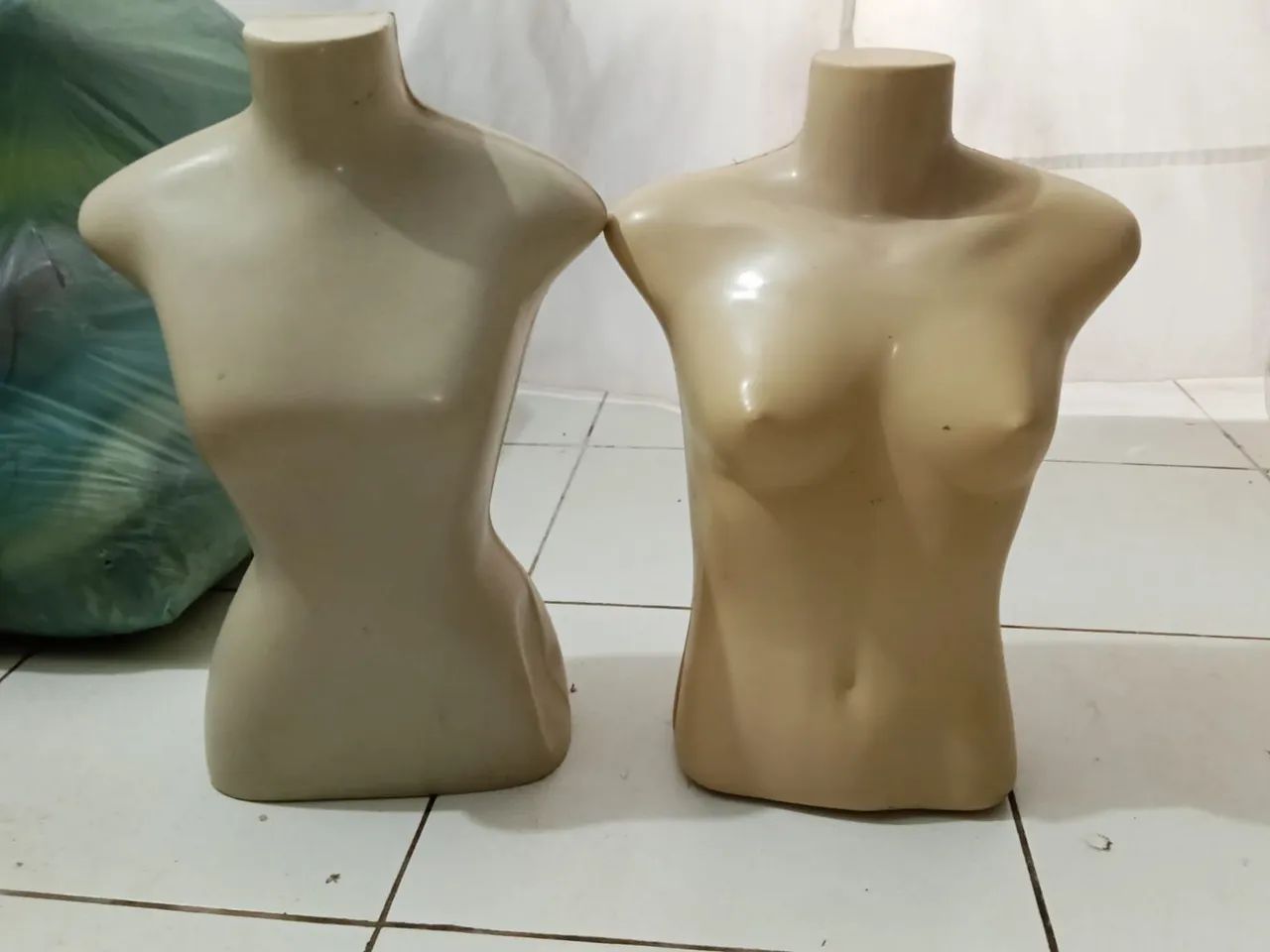BUSTOS E MANEQUINS - Foto 2