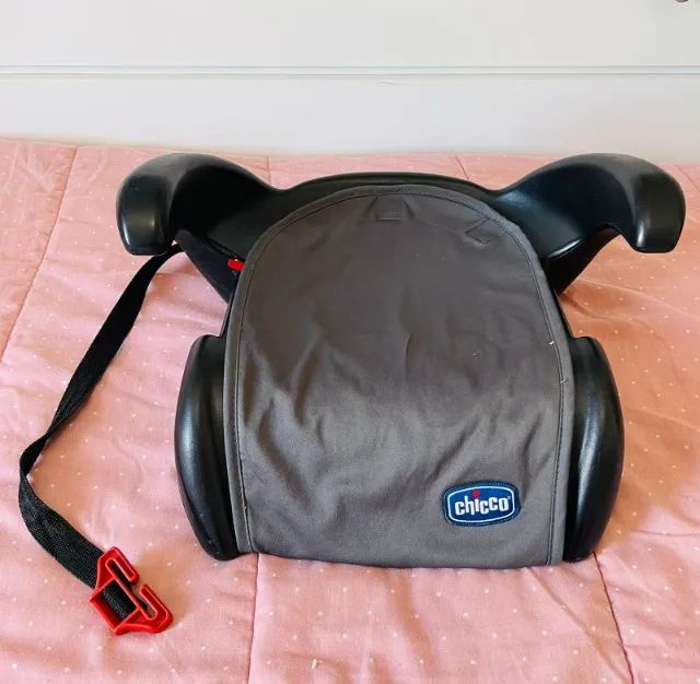 Assento elevatório Chicco para carro (15-36 kg)