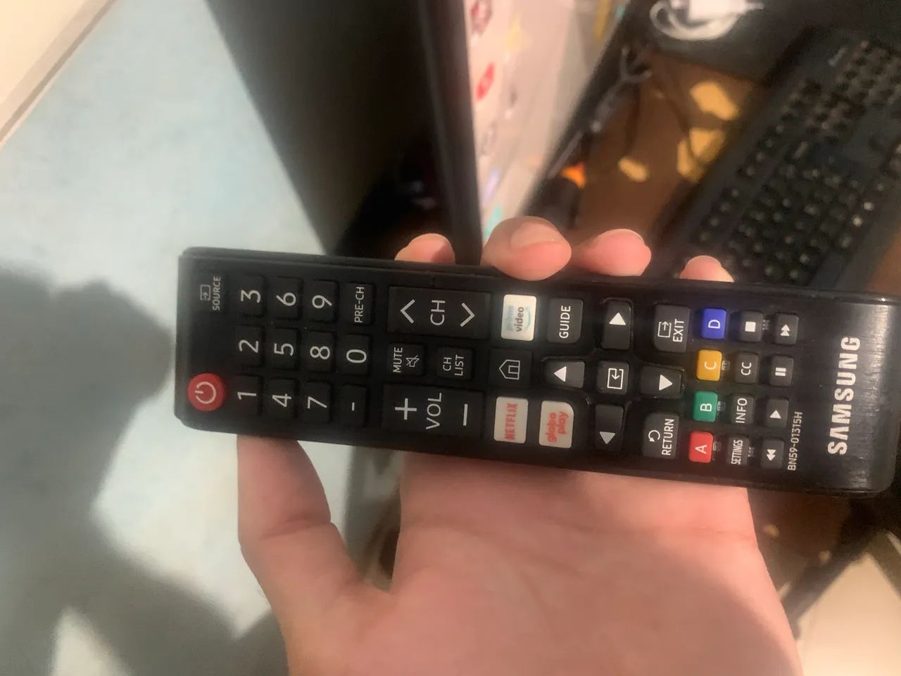 Vendo ou troco TV smart 32p - Foto 2