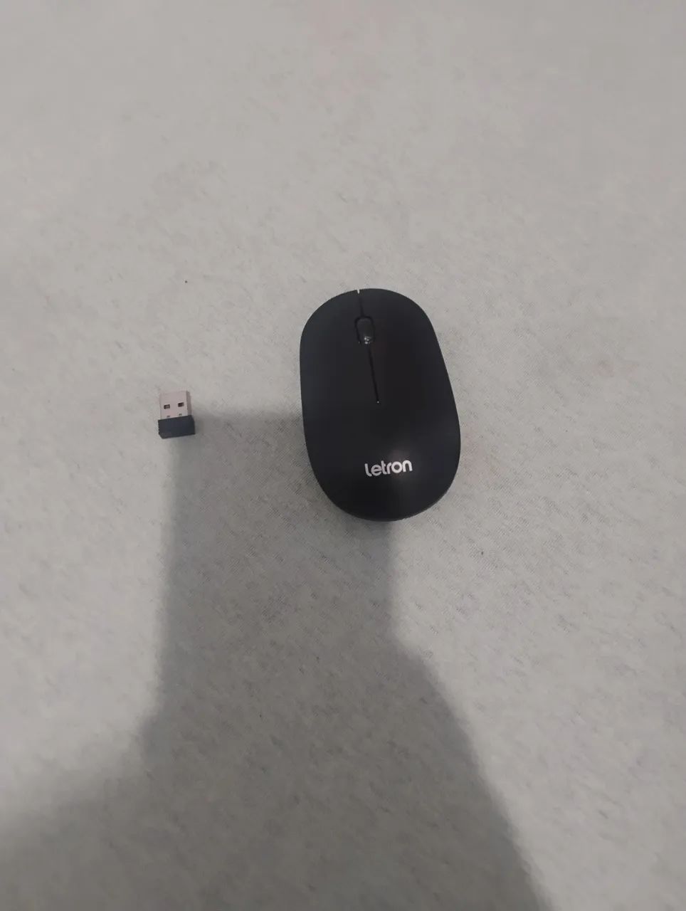 Vendo mesa para notebook da marca tomate e mouse sem fio . A mesa nunca foi usada .