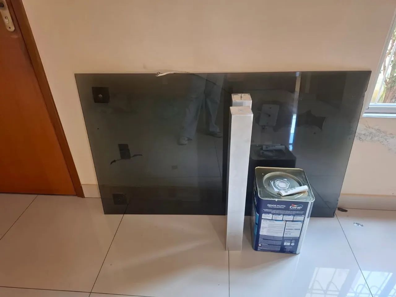 Mesa de vidro embutida 4 cadeiras - Foto 2