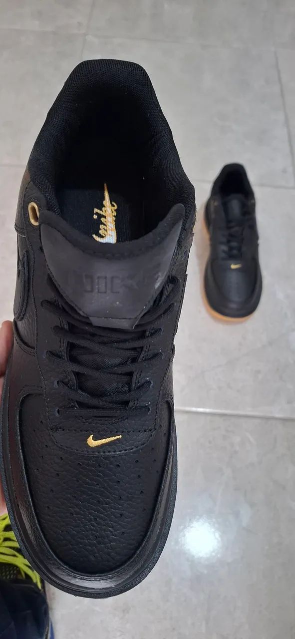 Tenis NIKE AIR FORCE ONE LOW Número 42 - Foto 2